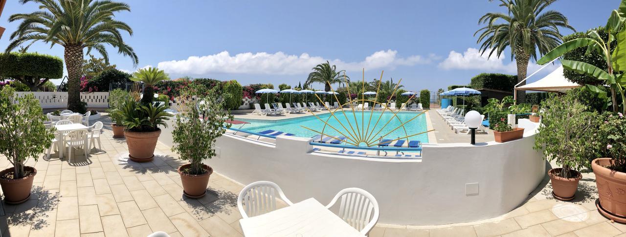 Felix Aparthotel 3*