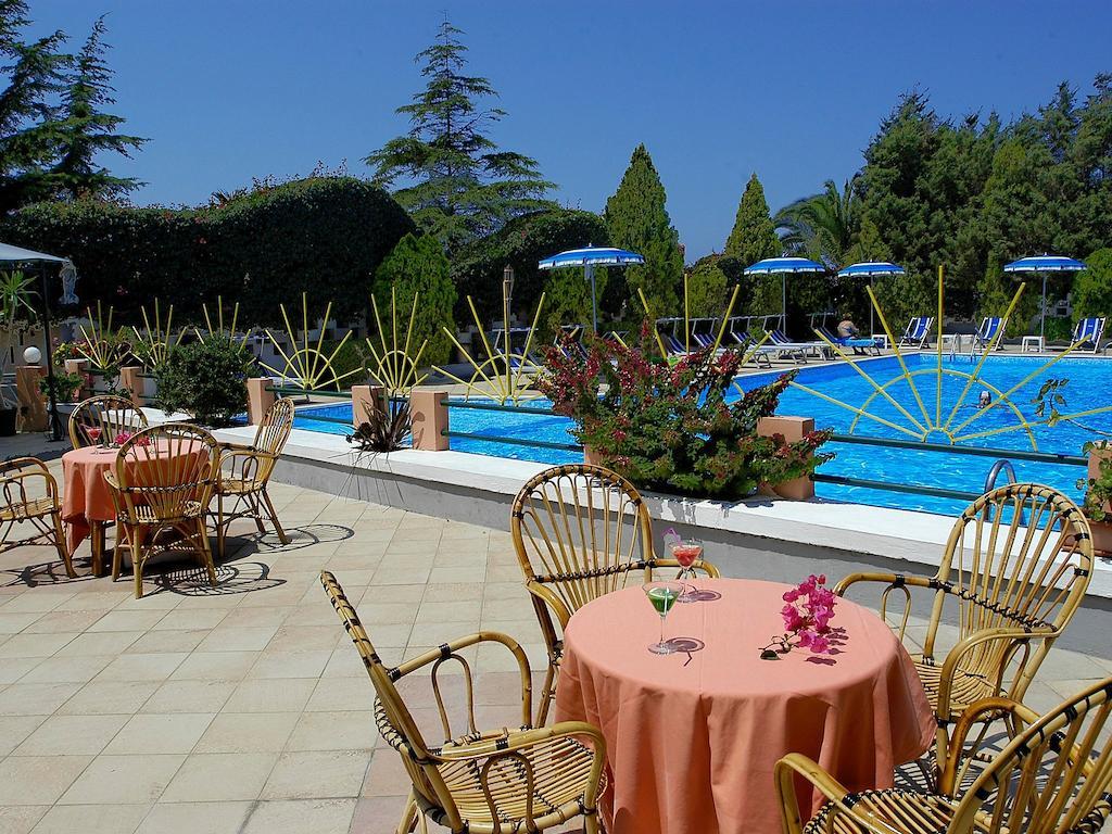 Felix Aparthotel 3*