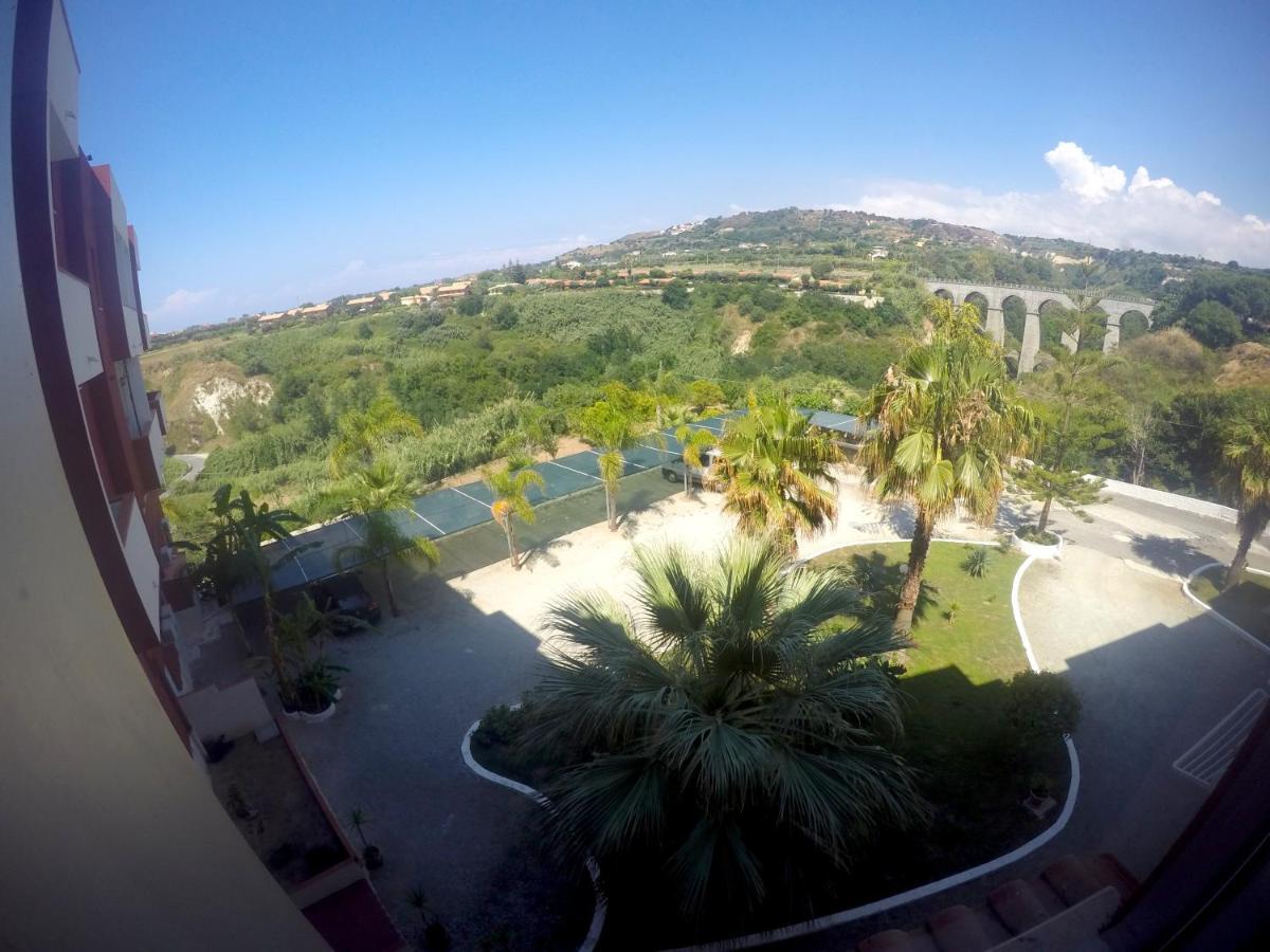 Felix Aparthotel 3*